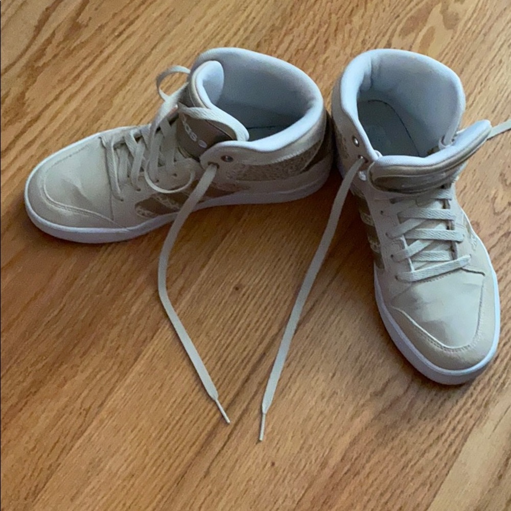Adidas women’s sneaker